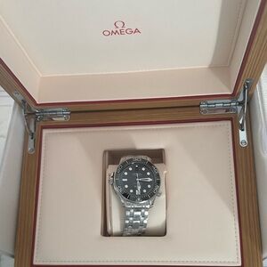 Omega seamaster diver 300m 42mm automatic stainless steel black dial watch